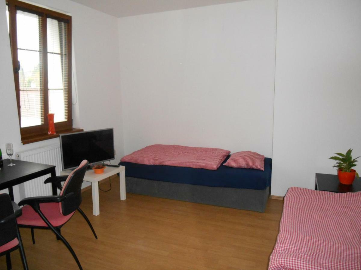 Penzion V Zatáčce Plzeň Exterior foto